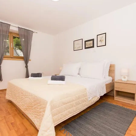 Apartment House Close To Aci Marina Split