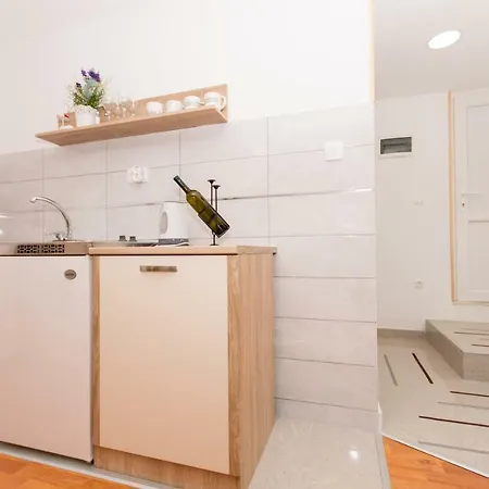 House Close To Aci Marina Apartment