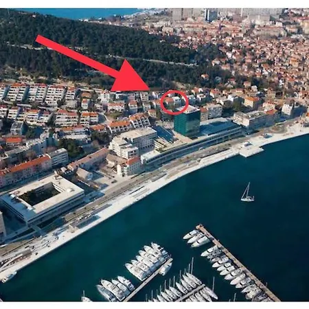 House Close To Aci Marina شقة